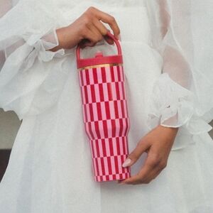 NWT HydroJug 32oz Sport Be Mine Valentine's Day